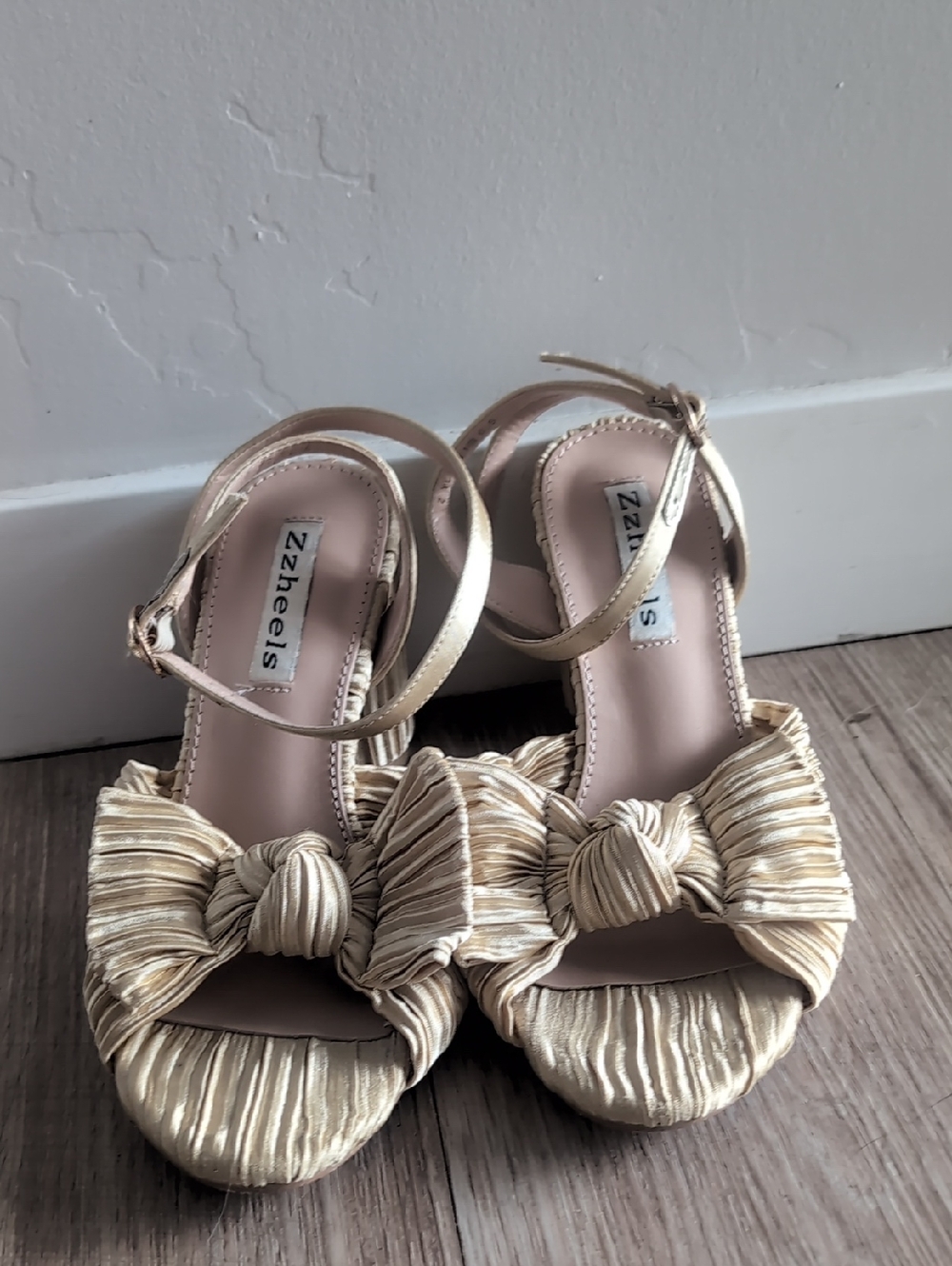 Pleated Knot Bow Sandals in Metallic Gold